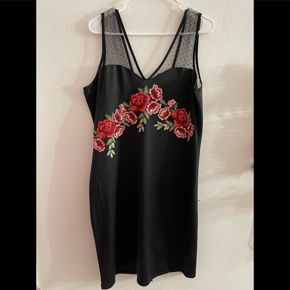 rose embroidered bodycon dress Black Dress Rose Embroidered Bodycon Dress Juniors' Lily Rose Lace Mock  Neck Bodycon Dress, Girl's, Size: